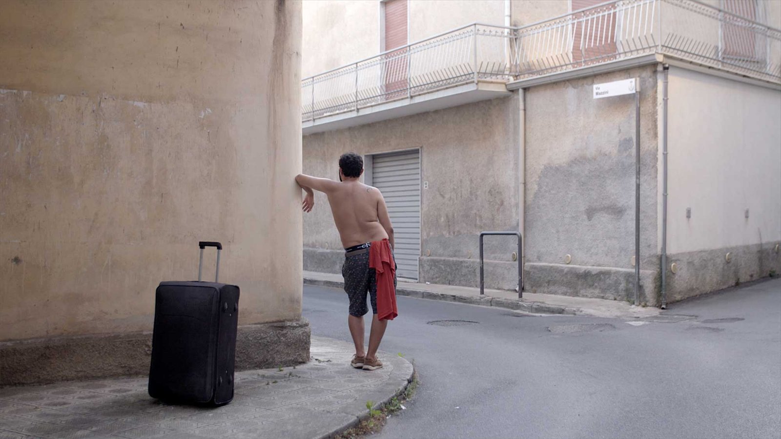 Italian Migration Documentary: Exploring ‘Should I Stay or Should I Go’ by Nils Clauss and Thomas Horat