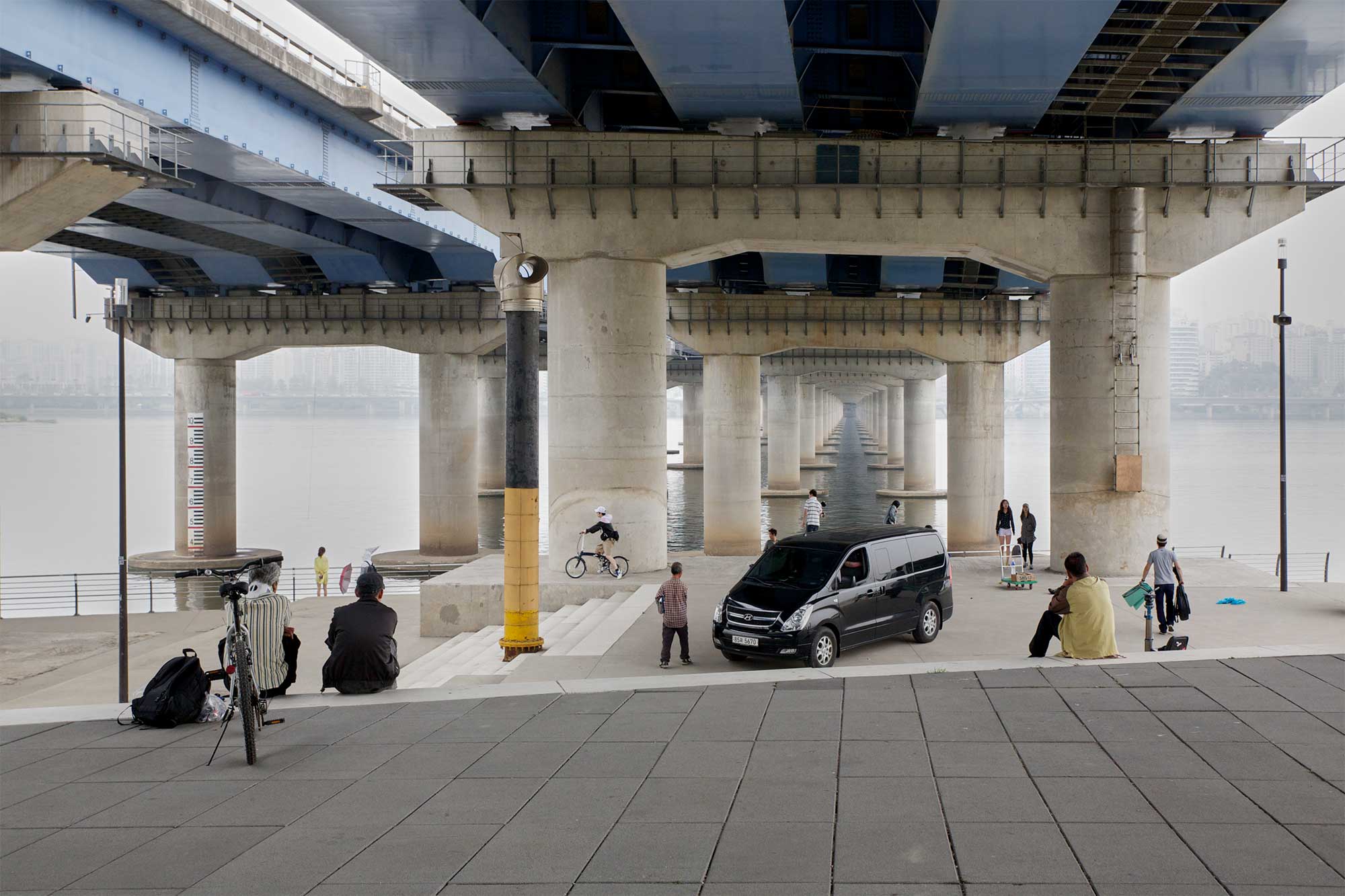 Photographing Bicycle Culture and Architecture Along the Han River in Seoul