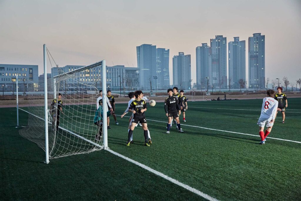 Student studying in the library at Underwood International College, Yonsei University, in Sinchon Campus, South Korea.