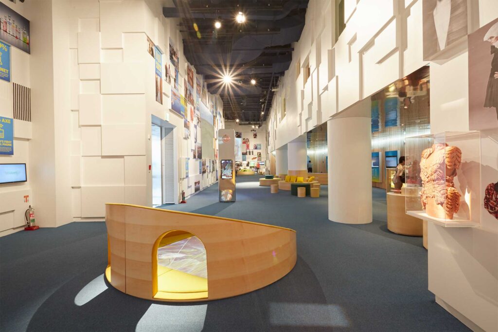 Sweden’s National Day event at the World Exhibition in Yeosu, South Korea, showcasing a spacious pavilion filled with cultural information for visitors.