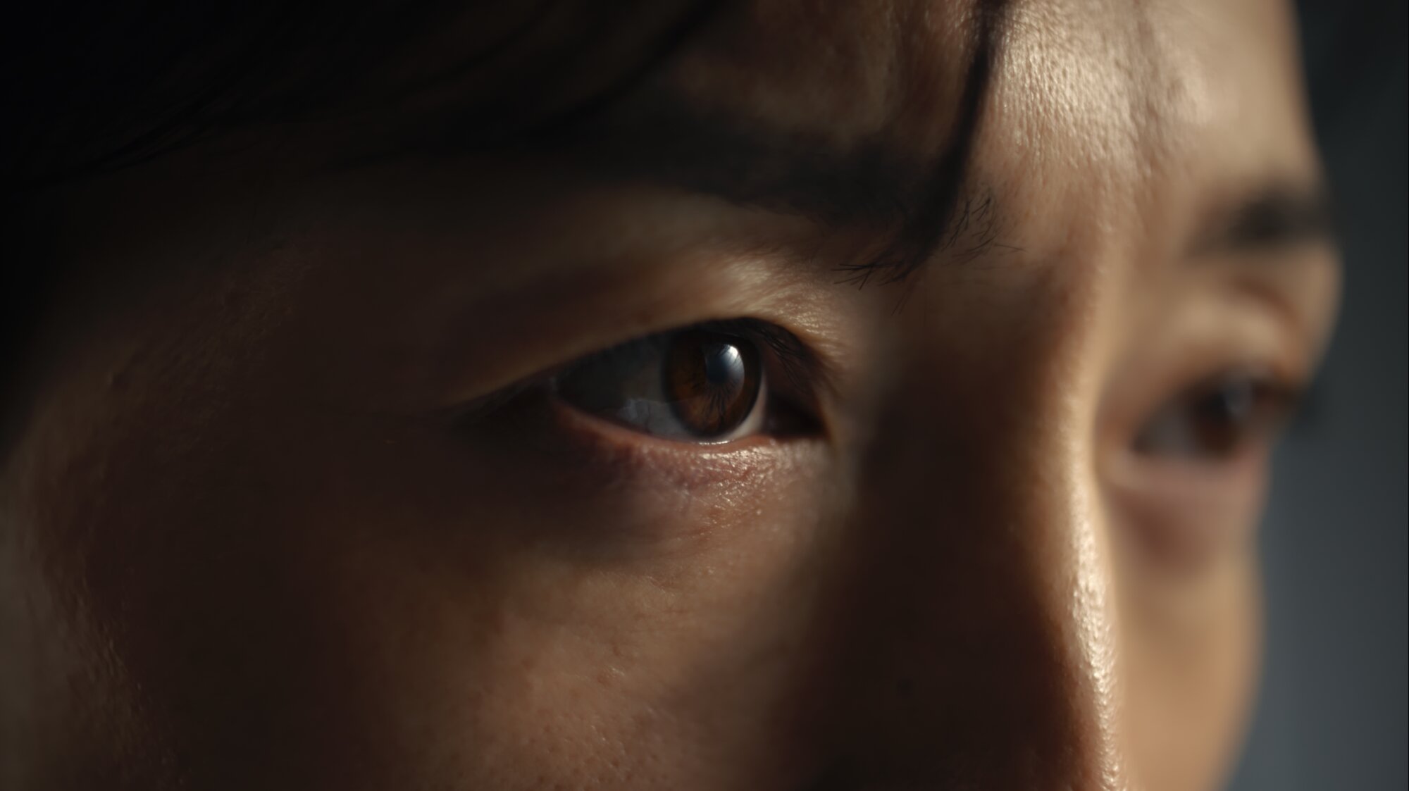 Jung Sung Il close-up portrait for Piquadro APAC campaign Seoul