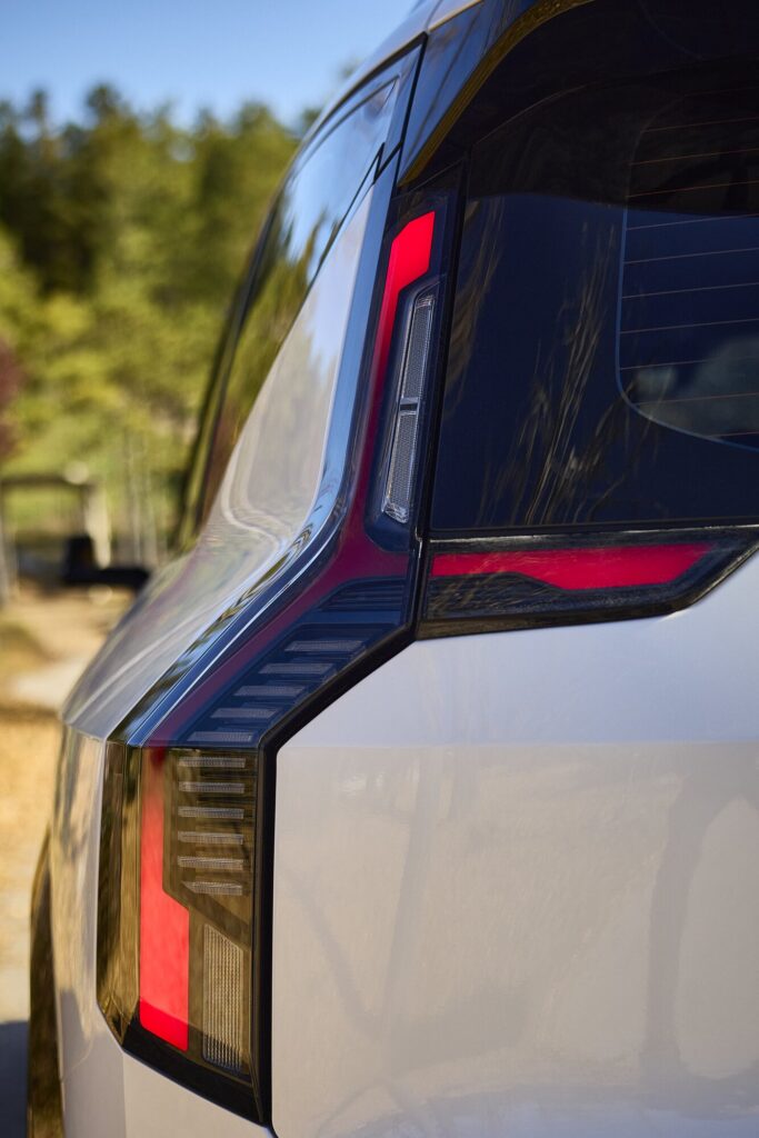 EV9 tail light detail catching landscape reflections at Sayuwon.