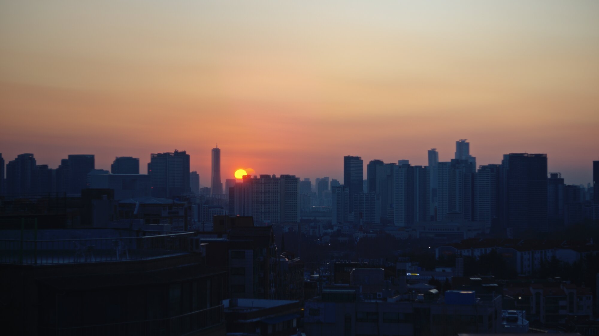 Seoul sunset skyline for Piquadro APAC campaign South Korea