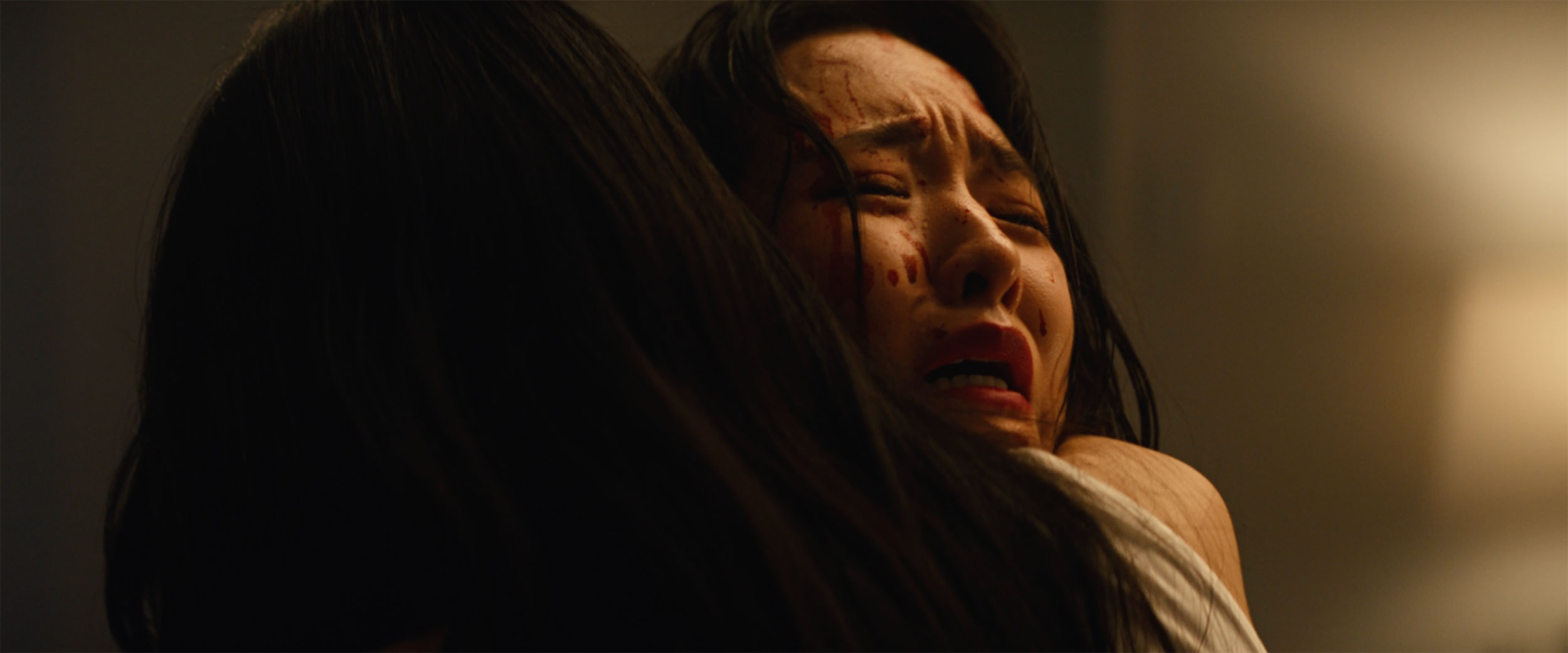 Hojo Shin portraying Min-ha and Hye-mi during confrontation in IDOLS