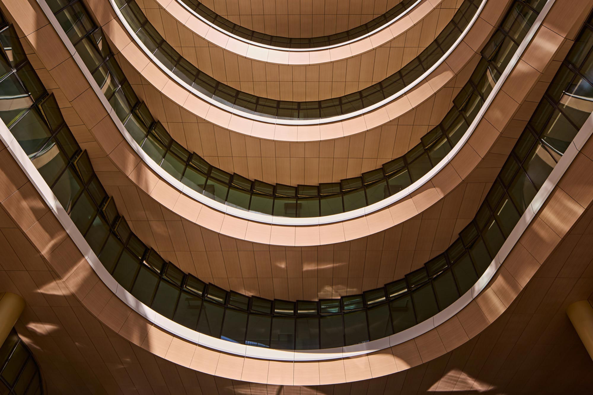 Layered curved facade at Hana Bank Headquarters by NBBJ