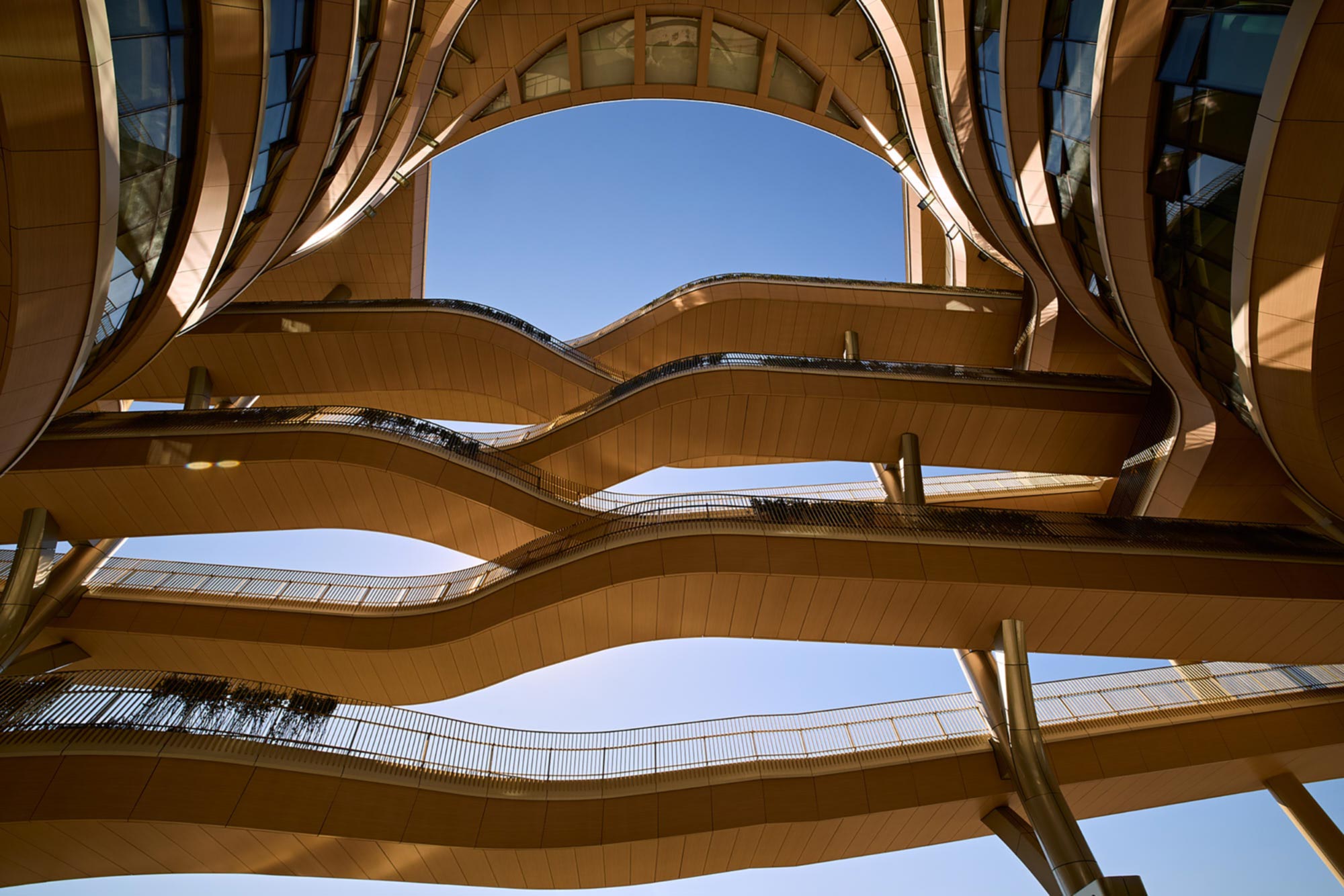 Flowing elevated walkways at Hana Bank Headquarters by NBBJ